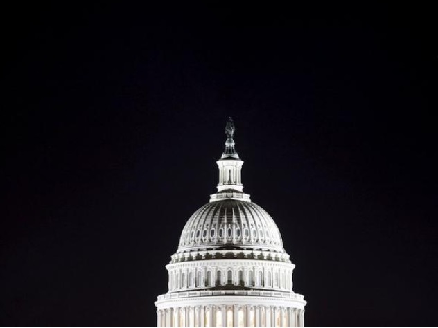 Сотрудники российской компании «Совфрахт» обвиняются в США в попытке поставок авиационного топлива в Сирию в нарушение санкций. Среди тех, кто причастен к нарушению не только россияне, но и трое сирийцев.