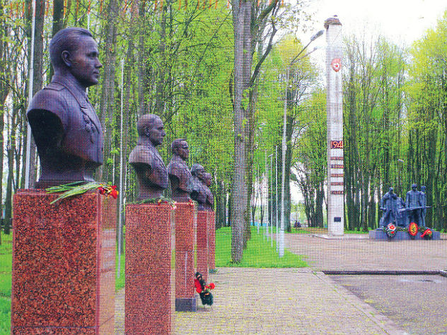 В Ельне осквернили мемориал участникам Второй мировой войны