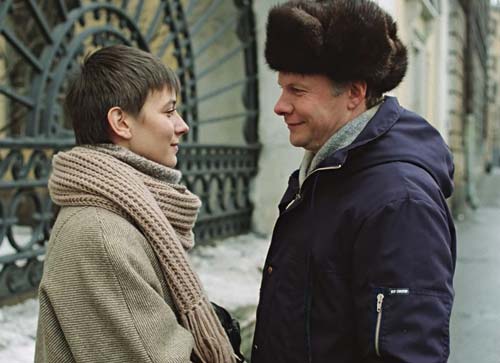 Кадр из фильма «Зимняя вишня». Елена Сафонова и Виталий Соломин