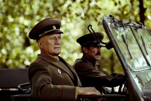 Кадр из сериала «Однажды в Ростове». В роли Матвея Шапошникова – Юрий Беляев