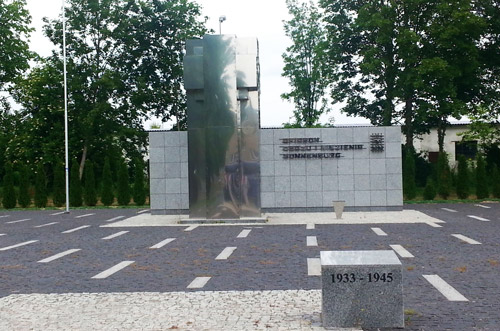 Мемориал на месте бывшего Кюстринского концлагеря. Источник: wikimedia.org