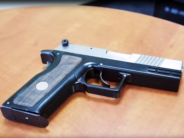 Принципиально новый многокалиберный пистолет SR-17. Кадр YouTube