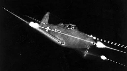 Истребитель Bell P-39 «Аэрокобра» в атаке. Источник: wikimedia.org