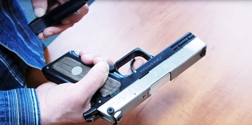  Принципиально новый многокалиберный пистолет SR-17. Кадр YouTube