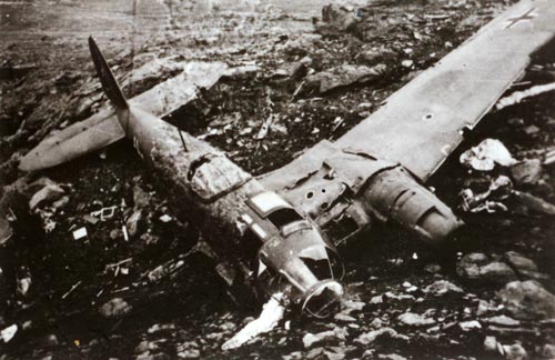 Сбитый бомбардировщик Heinkel-111. Источник: wikimedia.org