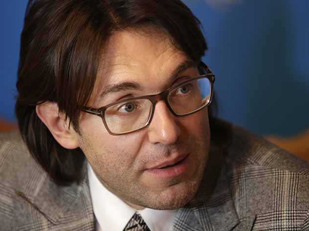 Ведущий программы «Пусть говорят» Андрей Малахов был крайне удивлен новости, что «дважды изнасилованная» Диана Шурыгина сделала аборт от своего супруга Андрея Шлянина.