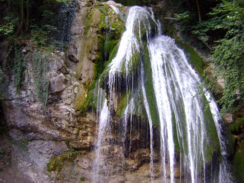 Водопад Джур-Джур. Источник: Wikimedia.org