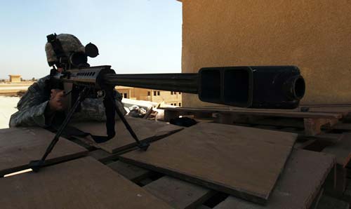Сержант Армии США со снайперской винтовкой Barret M82 обеспечивает безопасность встречи на высоком уровне в Багдаде. Источник: wikipedia.org