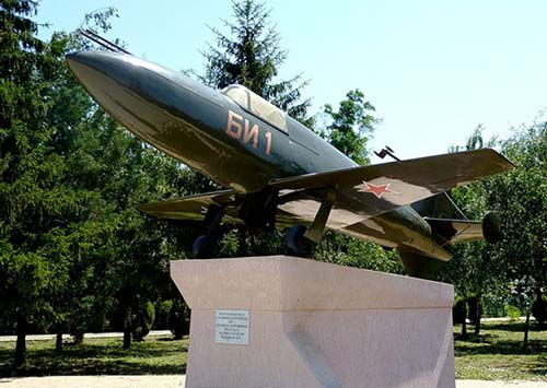 Первый советский реактивный самолет БИ-1. Источник: mil.ru