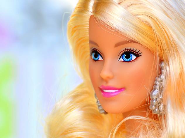 Кукла Barbie уже владеет 200 профессиями.