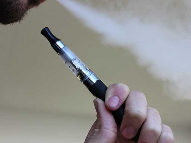 Электронные сигареты приравняют к табачным изделиям