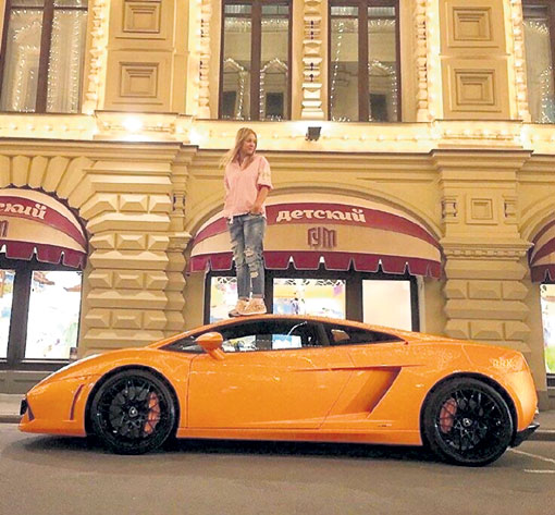 Золотая молодёжь купается в роскоши. Появление блатных школьников - протест против расслоения общества