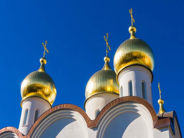 Россиян заставляют перечислять дневной заработок на строительство храма