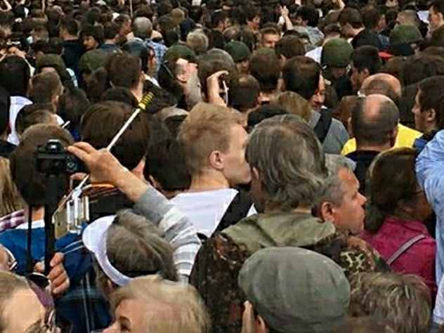 Верховный суд запретил отказывать в проведении протестных митингов, если, как считают власти, это создает возможные неудобства для пешеходов или движения транспорта.