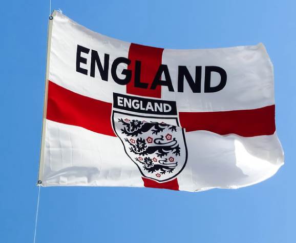 Фанаты из Англии просят волгоградцев вернуть украденные флаги