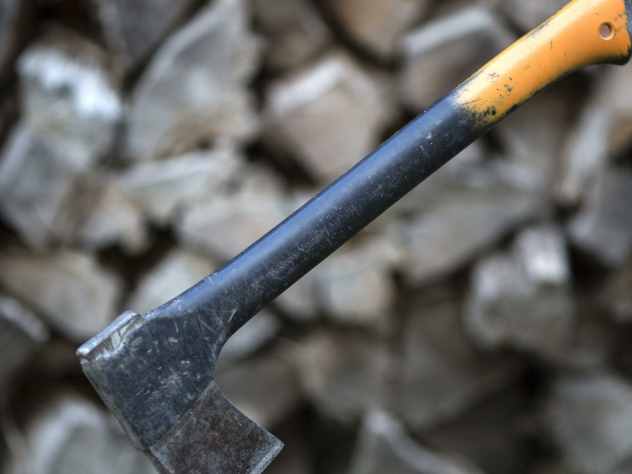 Жестокая расправа над 37-летней женщиной произошла в Саратове. В один из дней здесь мирно выпивали 30-летний мужчина и его 37-летняя подруга. Веселье шло на полную катушку, как вдруг неожиданно между уже изрядно подвыпившей парой разгорелся конфликт.