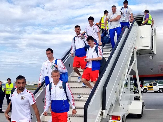 Сборная России прилетела в Санкт-Петербург