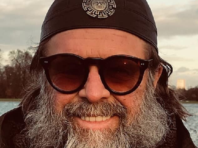 На Бориса Гребенщикова**** напали во время концерта