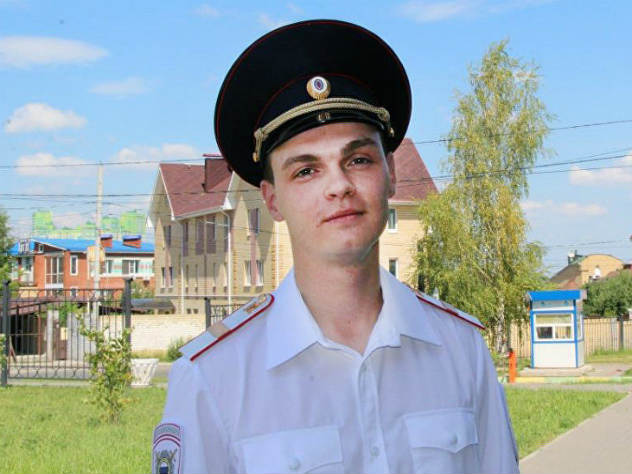 По словам родителей «ныряльщика» полицейский молниеносно пришел на помощь , поэтому ребенок не успел испугаться и захлебнуться