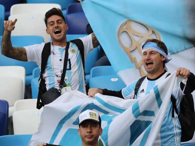 Расстроенные поражением своей команды фанаты сборной Аргентины избили в подтрибунном помещении болельщика сборной Хорватии. Инцидент произошел на последних минутах встречи, когда хорваты уже вели со счётом 3:0 и исход игры не вызывал сомнений.