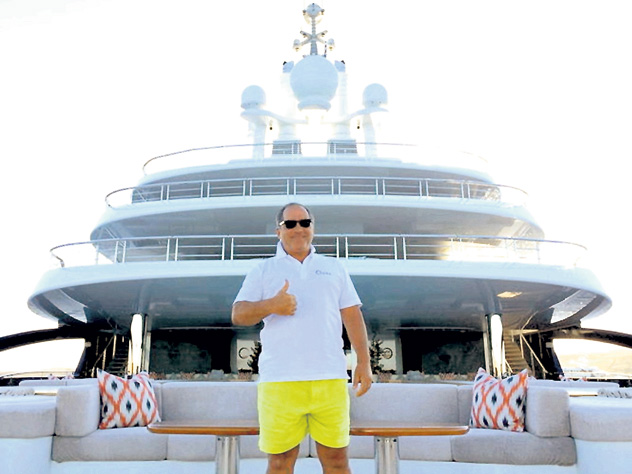 Фархад Ахмедов на яхте «Луна»