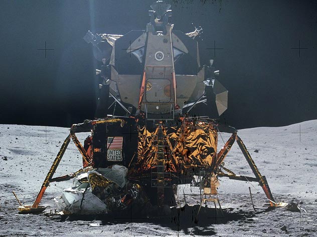 Построенный по расчетам Шаргея-Кондратюка американский лунный модуль «Аполлона» на поверхности Луны. Источник: wikipedia.org