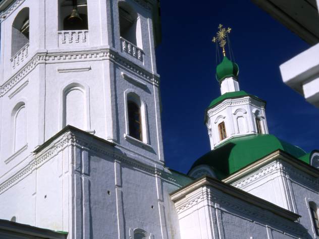 РПЦ восстанавливает абсолютно все православные храмы, даже если они находятся в заброшенных селах.