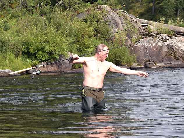 Путин не видит ничего плохого в фотографиях с отпуска