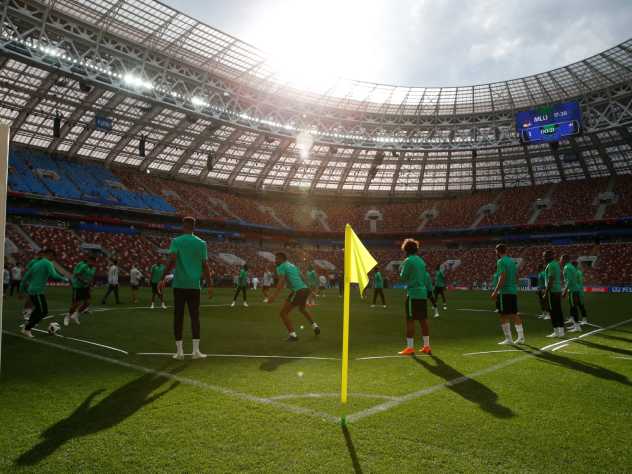 Ученица пятого класса Ангелина Макарова выйдет на пол в "Лужниках" вместе с арбитром