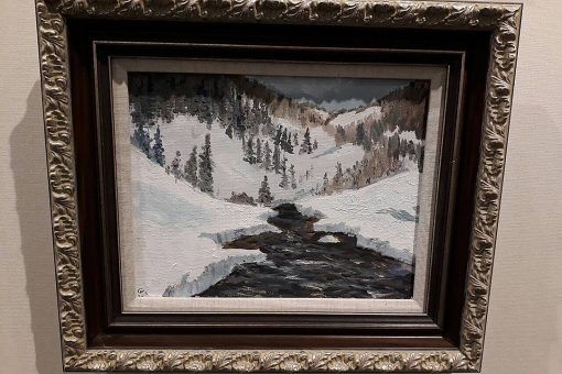 На картинах Сергея Шойгу в основном тувинская тайга, обычные деревенские домики, православный храм. Размеренный быт российской глубинки вдохновляет министра.