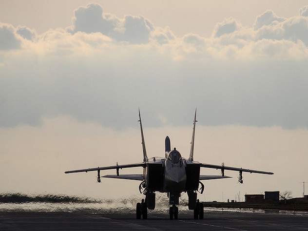 В Забайкалье прошли учебные полеты истребителей ВВО