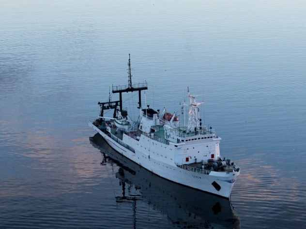 Министр обороны Российской Федерации Сергей Шойгу на своей страничке в социальной сети Instagram** опубликовал видеозапись, на которой можно увидеть, как морские пехотинцы Северного флота совершают массовую высадку на необорудованное побережье.