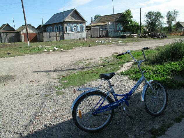 Индийский учитель проехал на велосипеде более 4 тысяч км и границы нескольких государств мира.