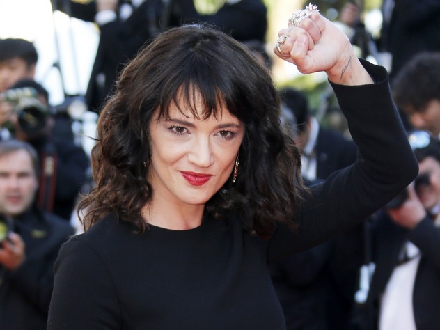 Азию Ардженто заподозрили в причастности к самоубийству шеф-повара Бурдена