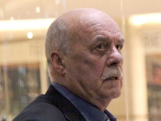 Как сообщила Ирина Говорухина, режиссер здоров и увлечен работой