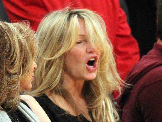 Поведение 56-летней Хизер Локлир давно уже вызывает удивление.