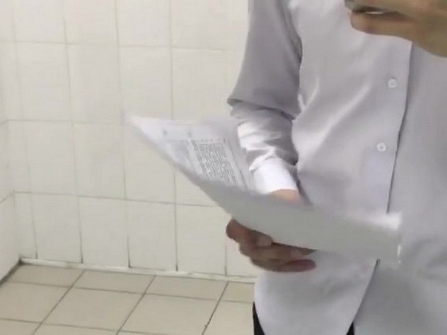 Красноярский школьник в соцсетях признался в выходе в туалет с заданиями по ЕГЭ