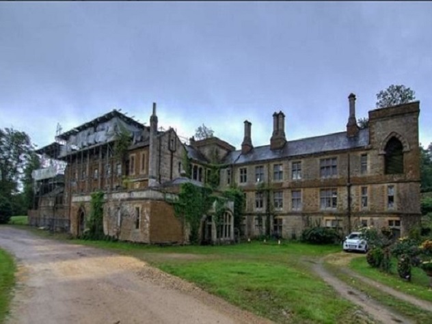 Дом принца Гарри и Меган Маркл назвали "нищим"