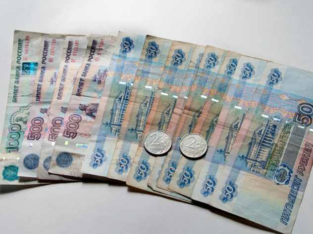 Госдума приняла в окончательном третьем чтении закон об увеличении государственной пошлины за выдачу ряда документов с электронным носителем.