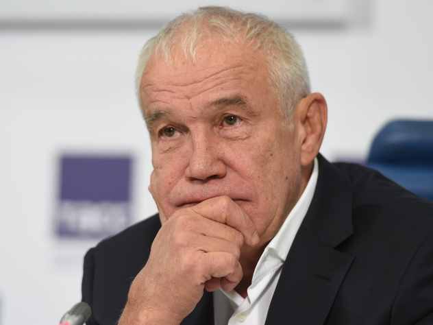 Известный актер Сергей Гармаш посетил «Кинотавр», в рамках которого презентовал картину Дмитрия Месхиева «Два билета домой».