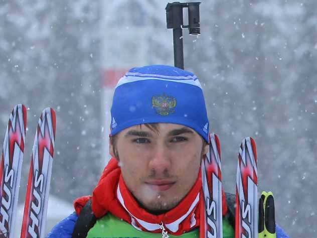 Олимпийский чемпион Сочи по биатлону Антон Шипулин заявил на своей страничке в социальной сети Instagram*, что подарит лыжи форварду сборной России Артему Дзюбе.