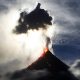 Извержение вулкана в Гватемале убило десятки людей