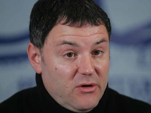 Известный исполнитель Максим Леонидов стал гостем программы «Судьба человека» с Борисом Корчевниковым. Во время эфира разговор зашел о двух неудачных браках звездного исполнителя – с артистками Ириной Селезневой и Анной Банщиковой.