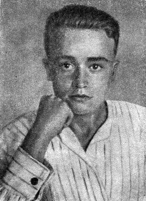 Олег Кошевой, за месяц до вступления в «Молодую гвардию». Источник: wikipedia