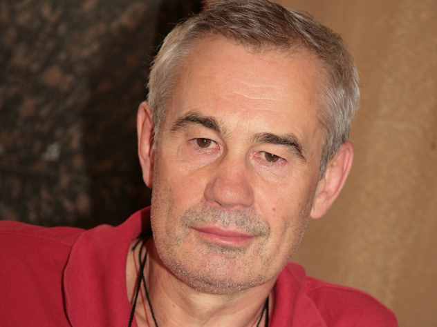 Известный режиссер Сергей Бодров-старший, который отпраздновал семидесятилетие, рассказал, почему он никогда не будет снимать картину «Связной». Ее в далеком 2002 году начинал снимать его сын, Сергей Бодров-младший, погибший в Кармадонском ущелье после схода ледника.