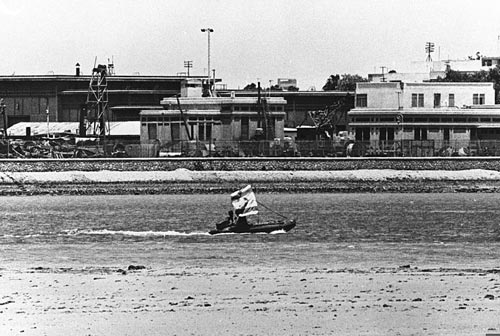 Изральский катер в Суэцком канале. Фото времен Шестидневной войны. Источник: wikimedia.org