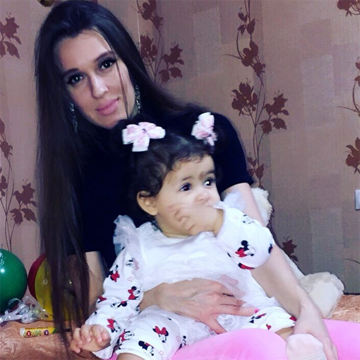 Анна БАГАЕВА одна воспитывает дочку