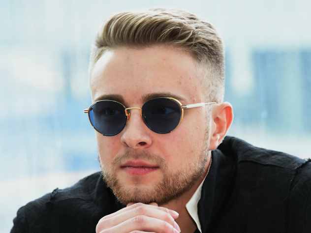 Известный певец Егор Крид пришёл вместе с рэпером Тимати на шоу «Вечерний Ургант», где позволил себе несколько нелицеприятных высказываний в адрес победительницы шоу «Холостяк» Дарьи Клюкиной.