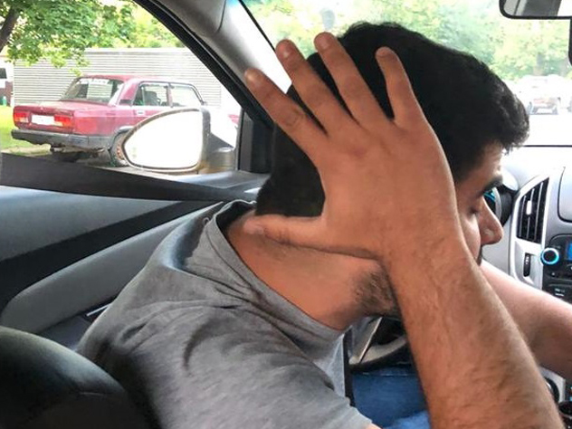 Мексиканец хотел сфотографировать водителя, но он закрылся рукой