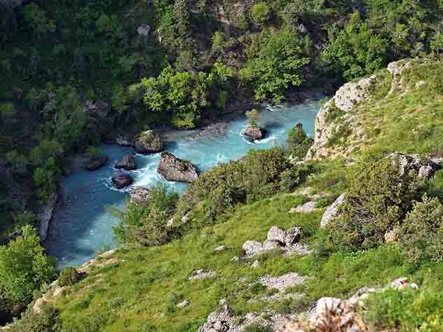 Российский турист погиб в Казахстане, утонул в реке